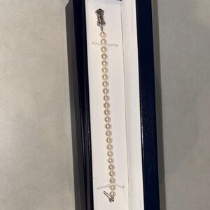 Elegant Pearl Bracelet